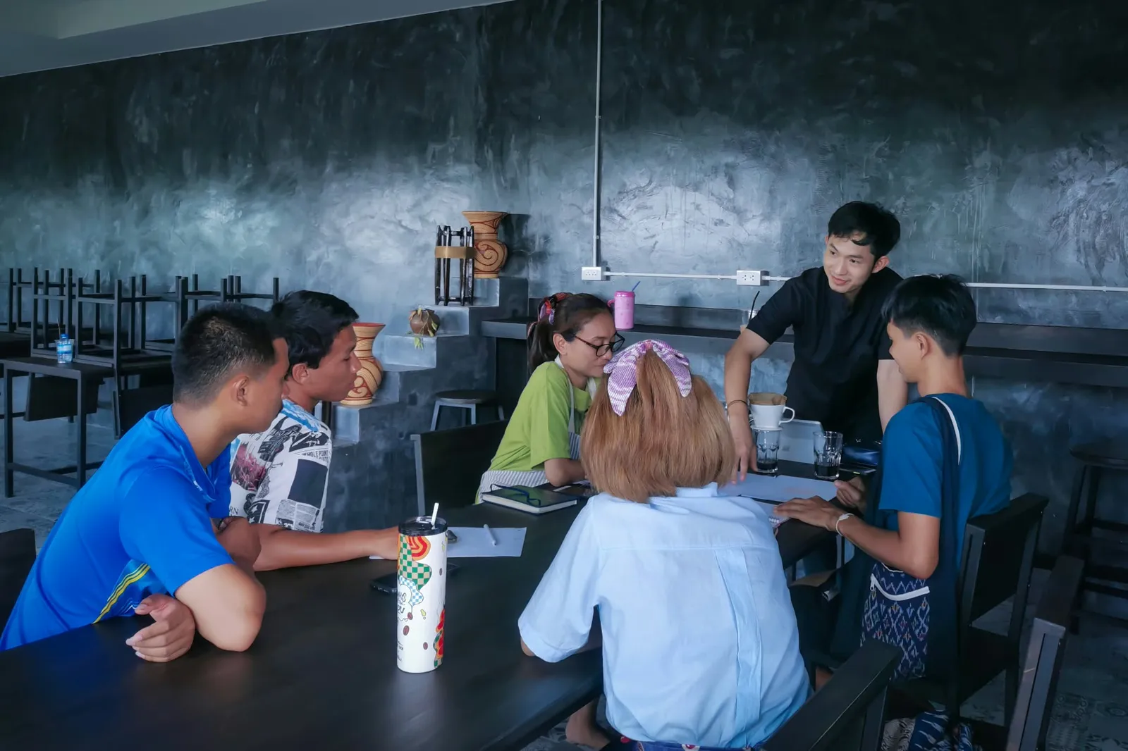 ให้คำปรึกษาทีมร้านกาแฟ